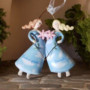 2004 Hallmark Keepsake Ornament - "Kindred Spirits" - Best Friends